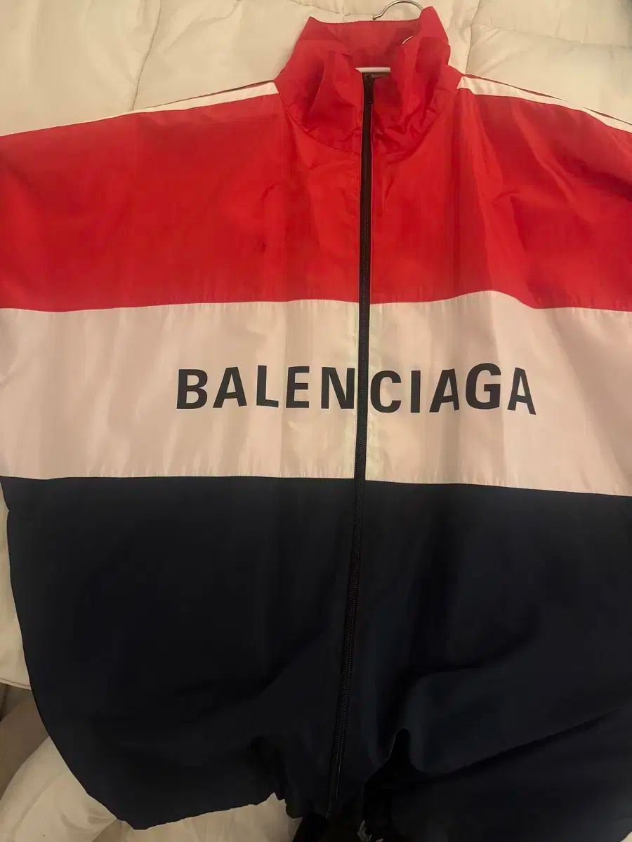 BALENCIAGA