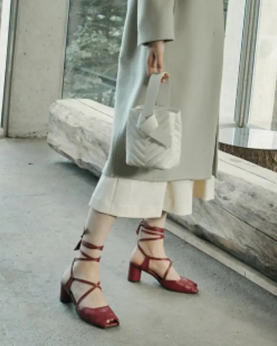 完売] miumiu マテラッセミラーケーストリック チャーム MIU MIU