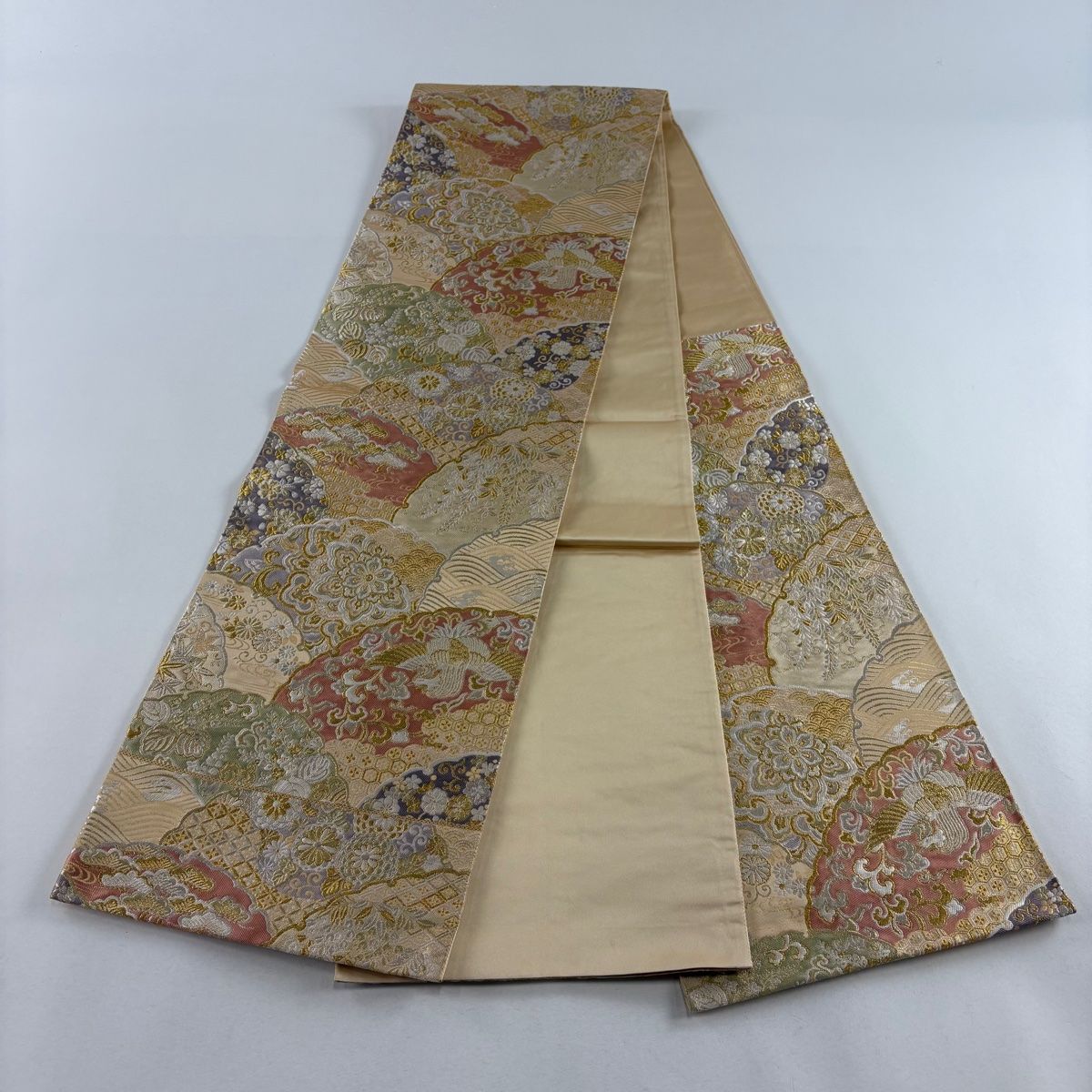 袋帯 洒落袋 六通 洋花 ベージュ 袋帯 美品 秀品 雪輪 花鳥 箔 金銀糸 ベージュ 六通 正絹 【中古