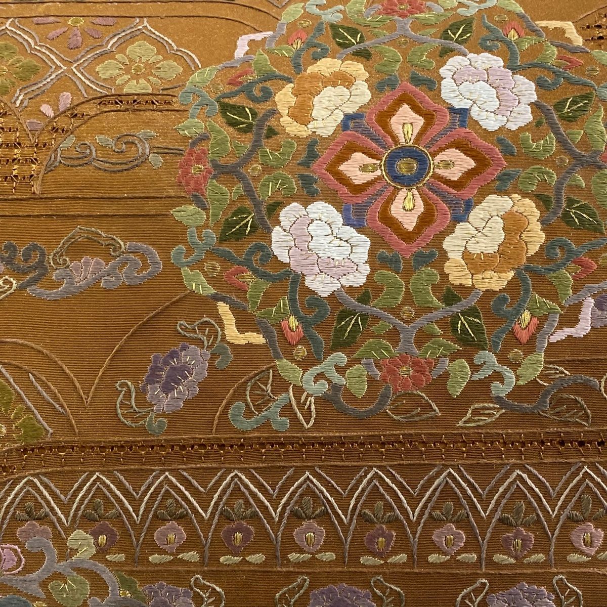 袋帯 華文 花唐草 金糸 刺繍 茶色 六通 正絹