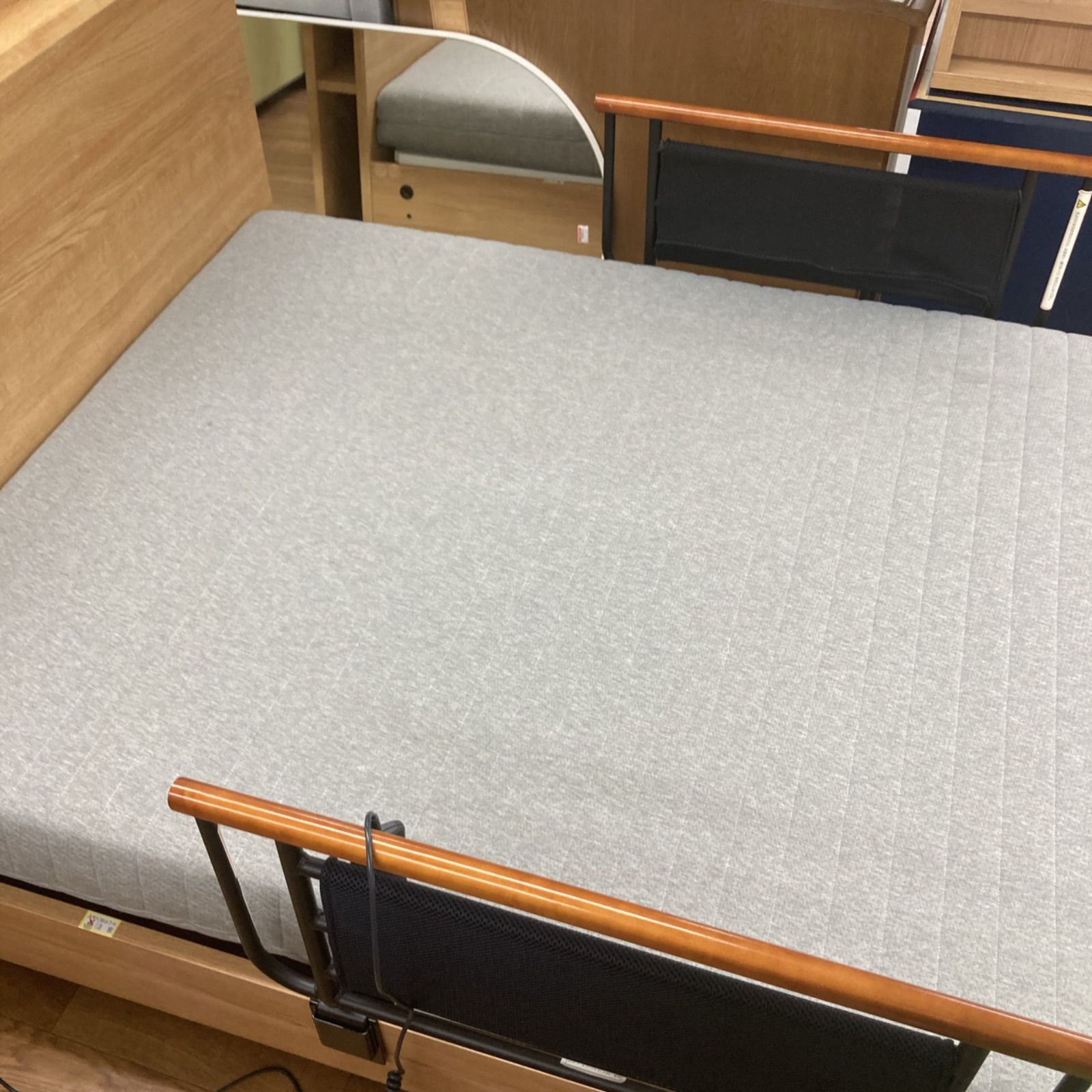 【大阪市引き取り限定！！】ニトリ　セミダブルベッドフレーム ニトリ セミダブルすのこベッドフレーム(EB-003 引出し収納付き