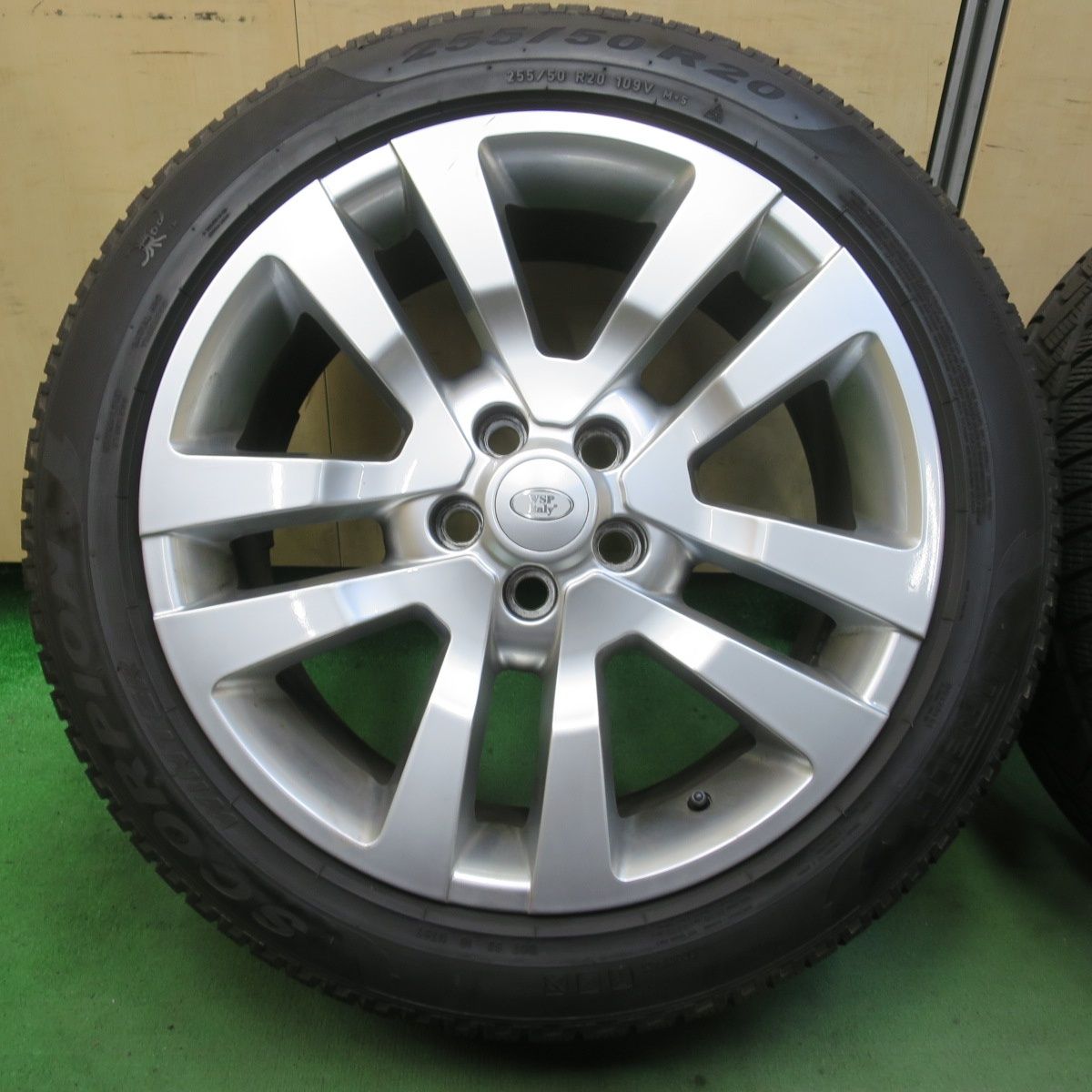 バリ溝 8.5分 ランドローバー ディスカバリー 純正 255 50R20 スタッドレス ピレリ スコーピオン ウインター 20インチ PCD120 5H 5101704イス