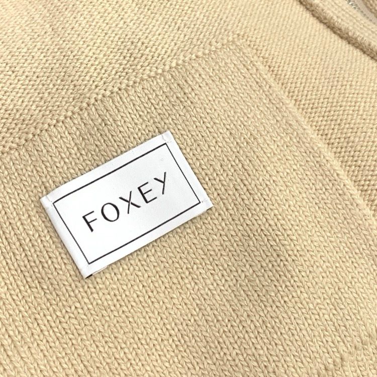 フォクシー　リラックスフーディ　パーカー　ベージュ　38♡ FOXEY - フォクシー リラックスフーディ パーカーの通販 by