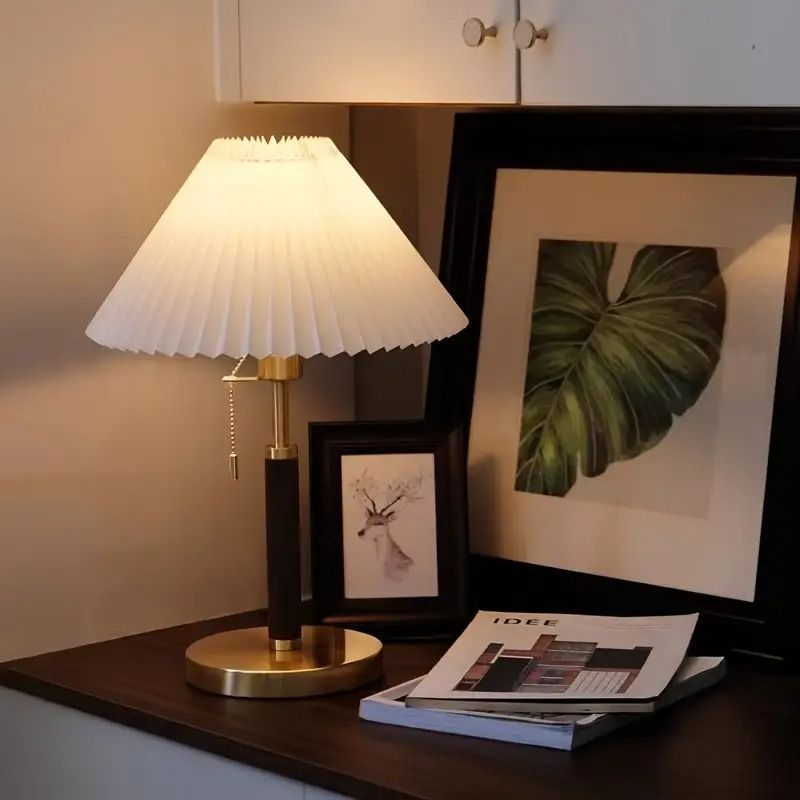 感 モダンデスクライト ゴールドアクセント ファブリックシェード ベッドサイドランプ テーブルライト インテリア照明 おしゃれ リビングルーム 寝室 書斎 玄関 受付 ホテル風 インテリア雑貨 H-308