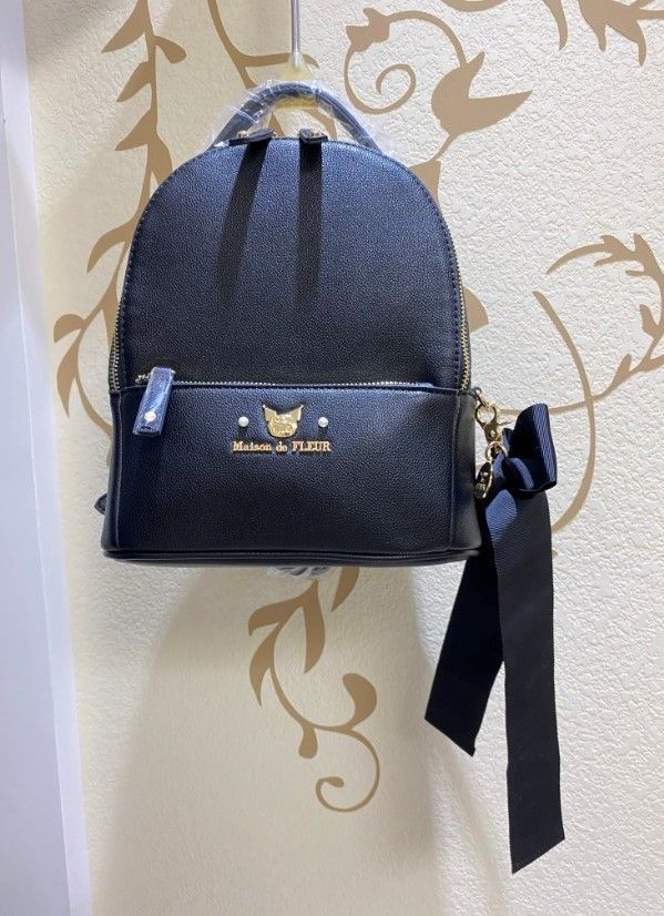 Maison de FLEURシナモロールリュックリボンチャーム付き Maison de FLEURシナモロールリュックリボンチャーム付き