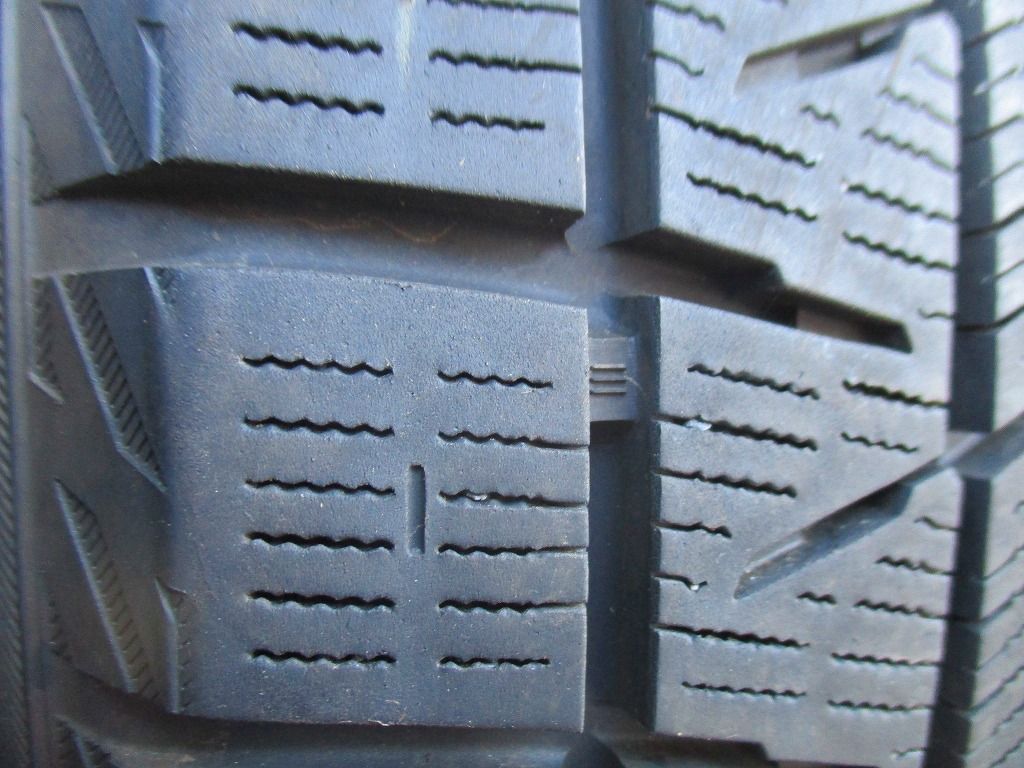 205 60R16 96Q ヨコハマ ICEGUARD iG70 スタッドレス 4本 T60700822 インボイス領収書発行 FFCRYSTALESIA_COM