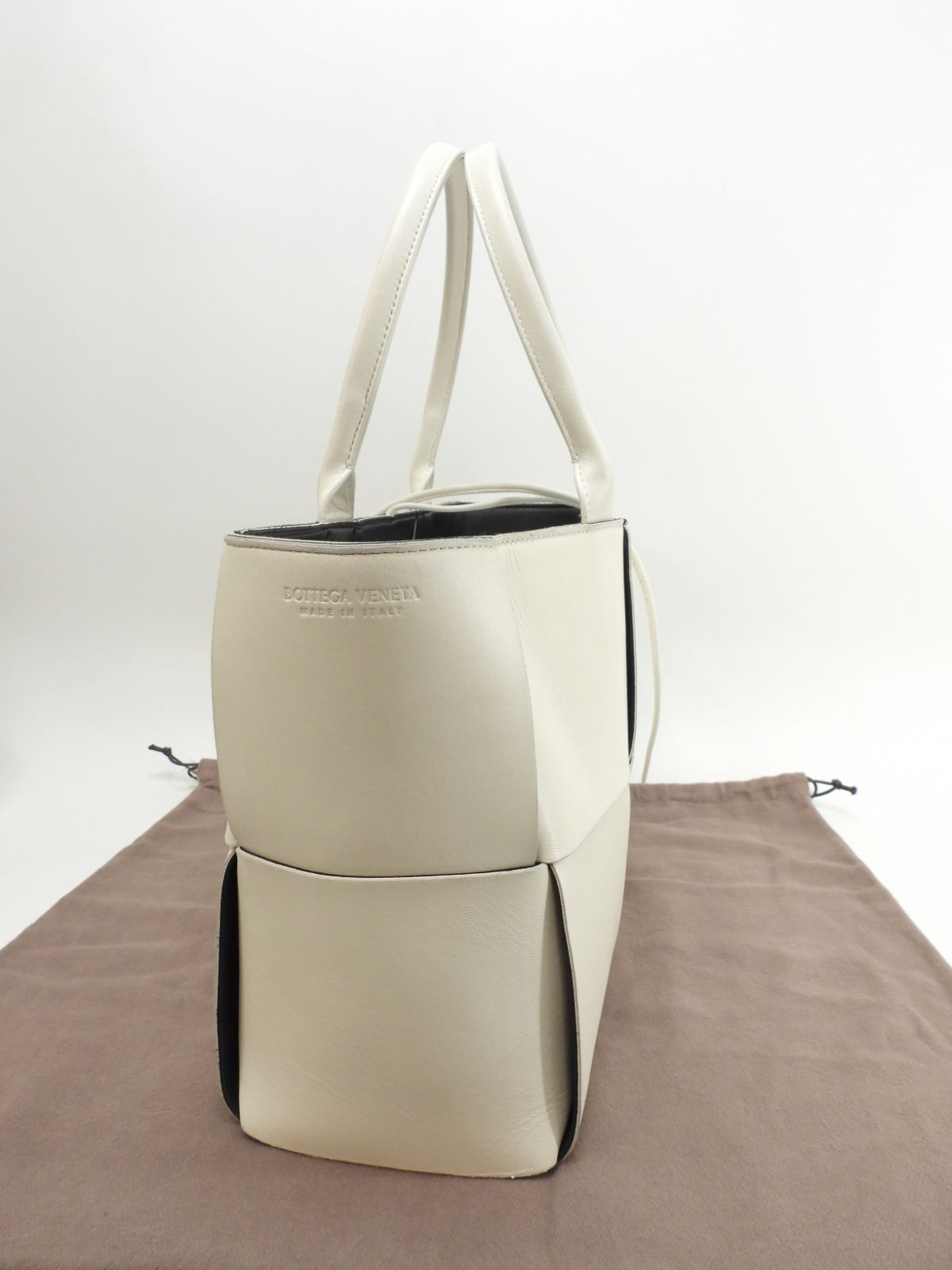 希少✨ボッテガヴェネタ 型押しレザー トートバッグ ホワイト 大容量 A4可 BOTTEGA VENETA ボッテガ・ヴェネタ トートバッグ アルコトート