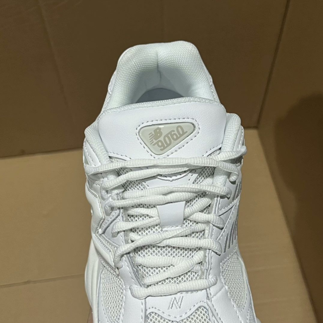 新品未使用　ニューバランス　9060 新品未使用 New Balance 9060 