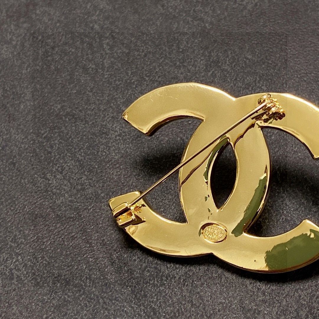 CHANEL シャネル スター ブローチ　ヴィンテージ　【匿名配送】 今日特価】Chanel シャネル 新入荷 ヴィンテージゴールド
