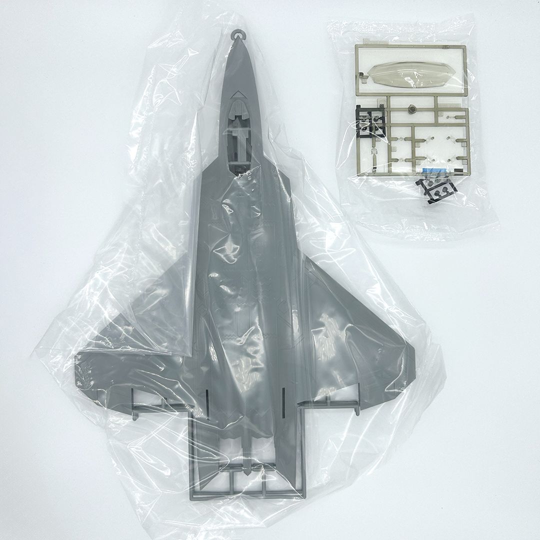 ハセガワ 1/48 アメリカ空軍制空戦闘機 F-22 ラプター 初回特典エッチング付き プラモデルキット - メルカリ