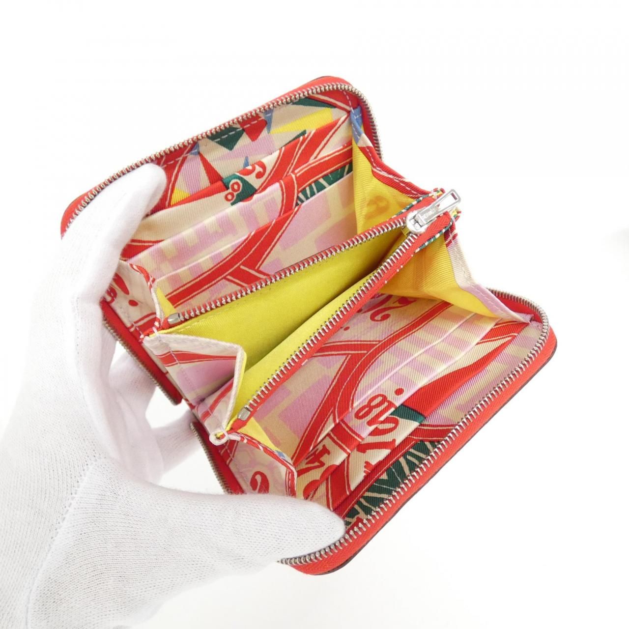 イン コンパクト