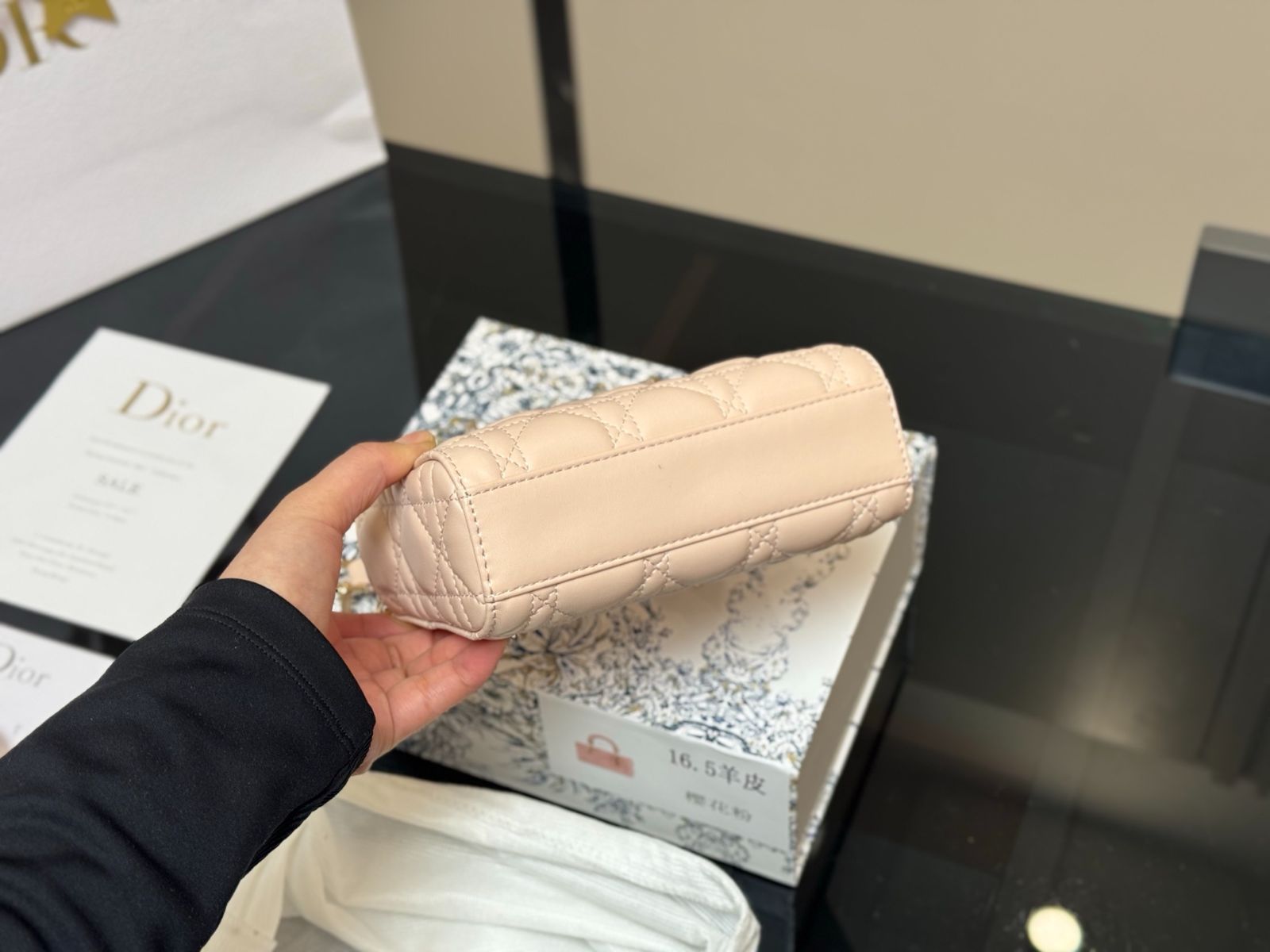 Dior レザーブルゾン スエード ラムスキン ベージュ(44サイズ) 今日特価】Dior Lady Lambskin Horizontal Lady Dior Bag