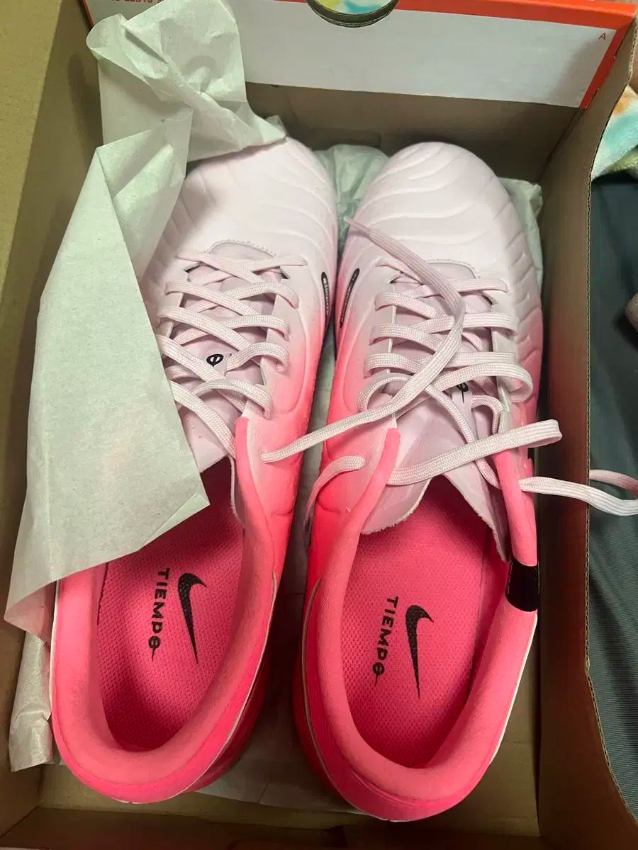 NIKE(ナイキ) レジェンド ティエンポ 10 アカデミー TF 300 新品