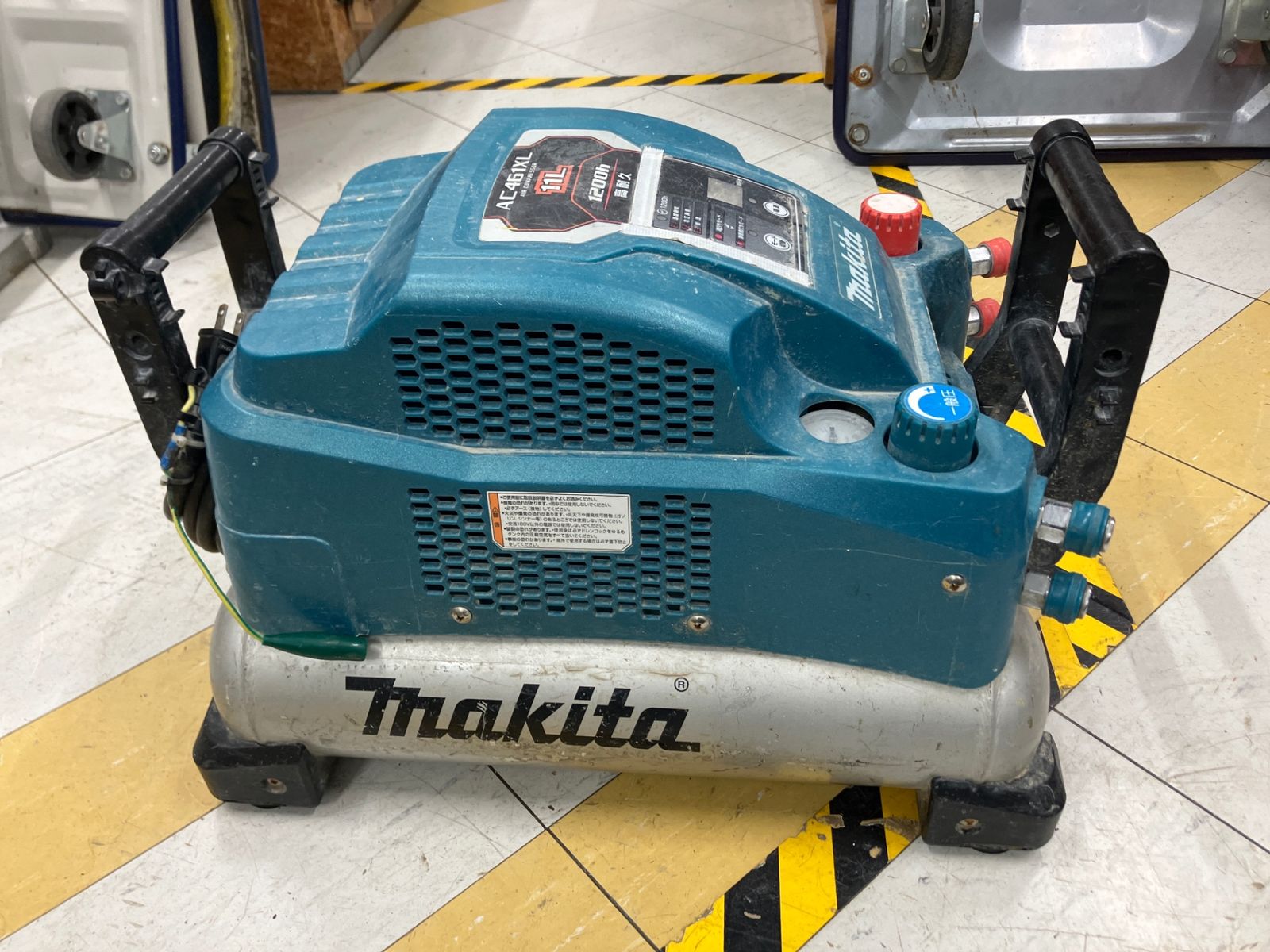 ジャンク品 マキタ makita エアコンプレッサー AC461XL エアが0.7までしか上がらず充填が止まりません アクトツール富山店 風 HRDEVELOPMENT_JP