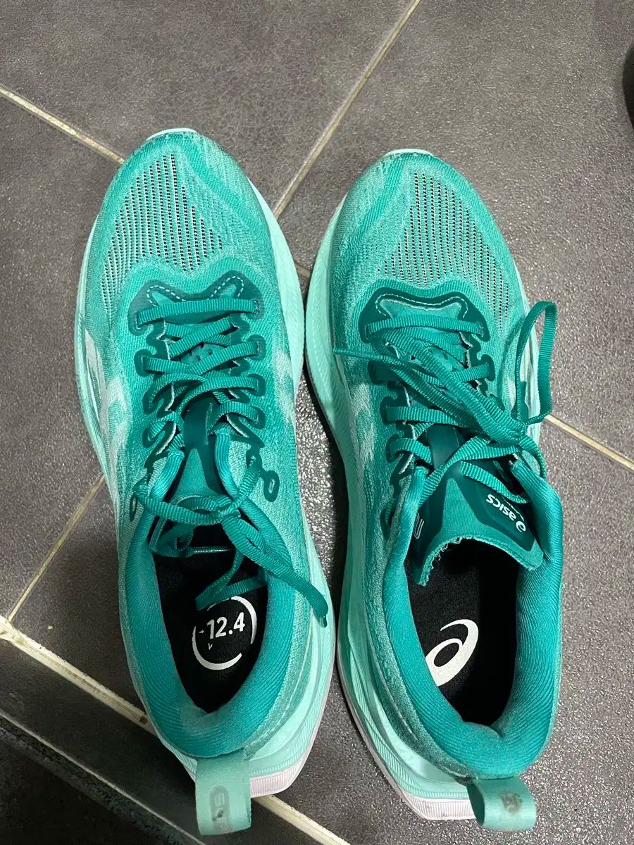 Asics アシックス