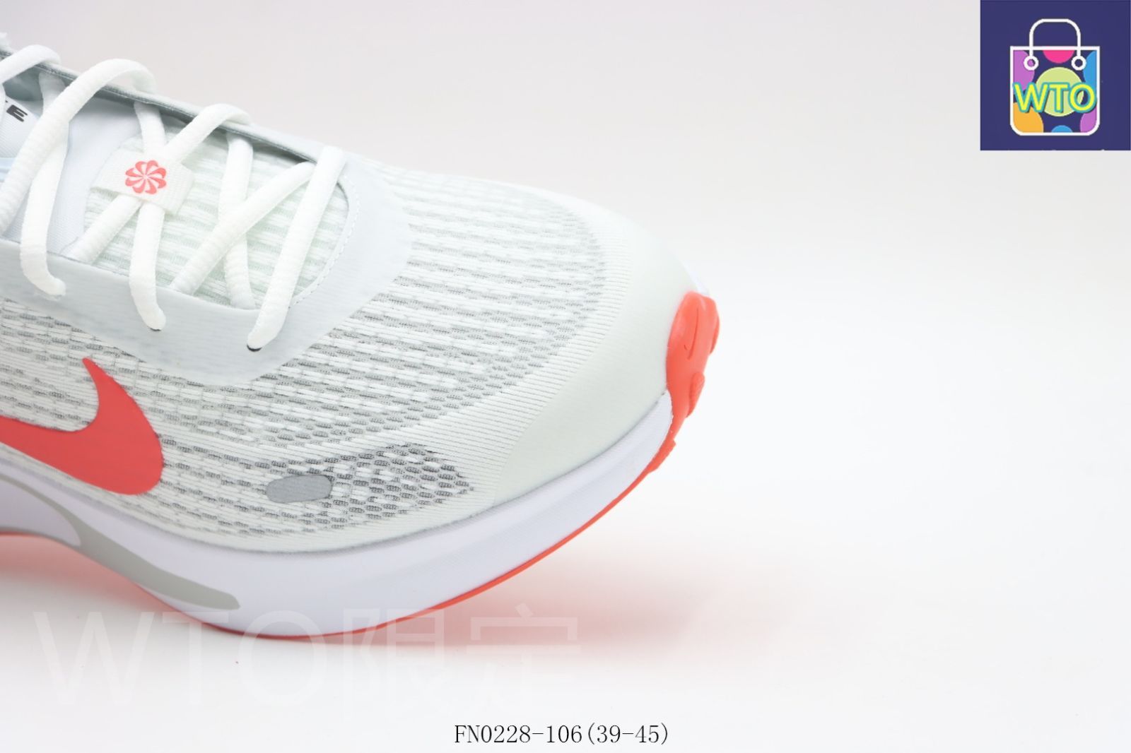 今日特価】Nike ナイキ ランニングシューズ ホワイトレッド