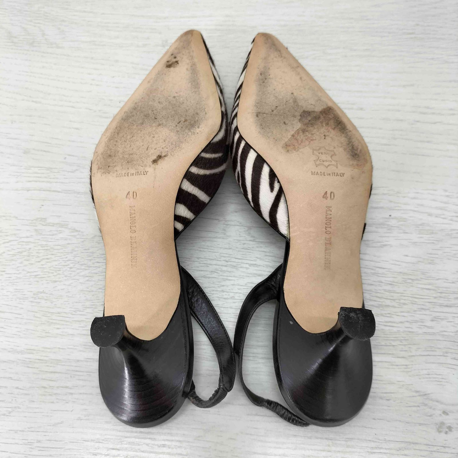 マノロブラニク　MANOLO BLAHNIK 刺繍フラワー ミュール ヒール w300_Edk.jpg