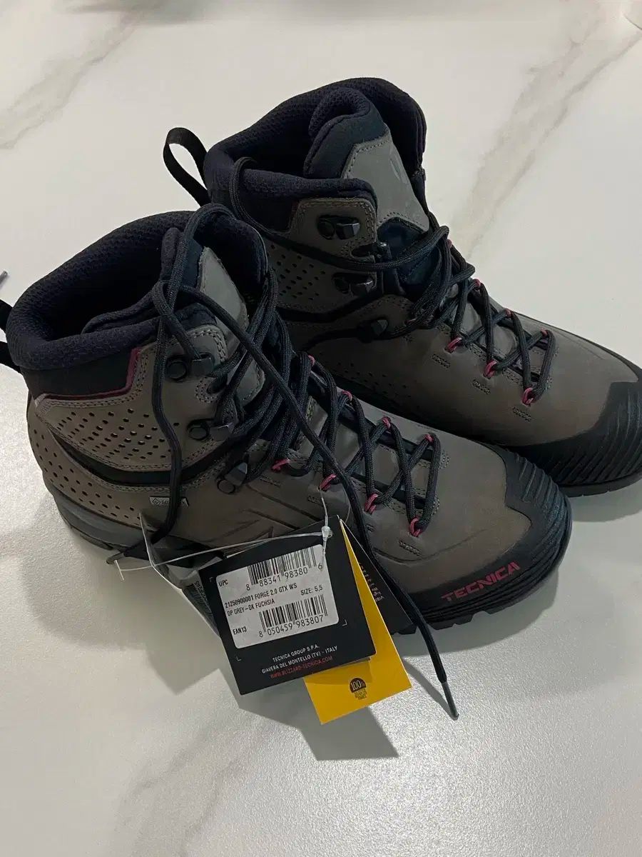 テクニカ 鍛造 登山靴 245