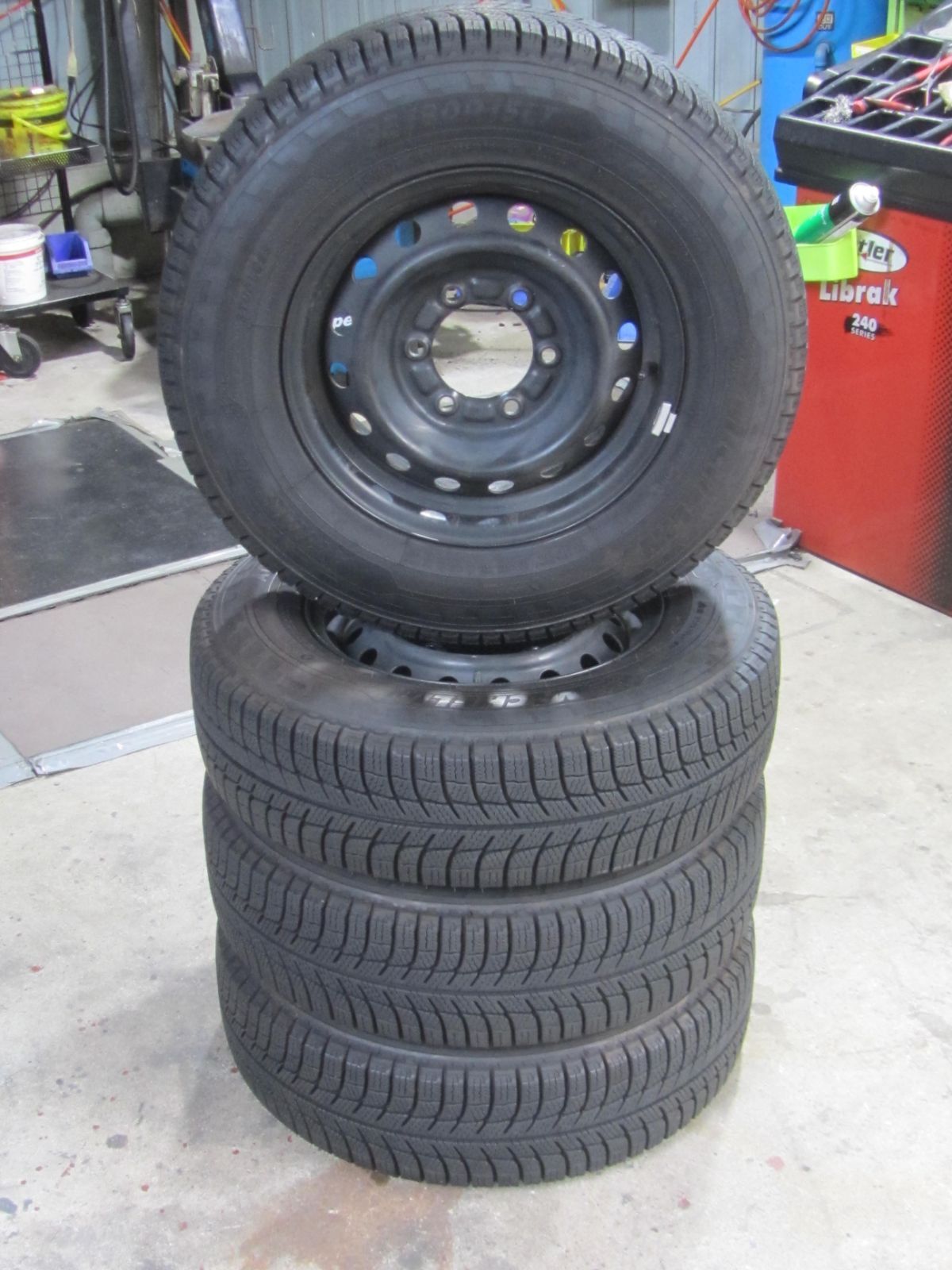 ハイエース 195|80R15