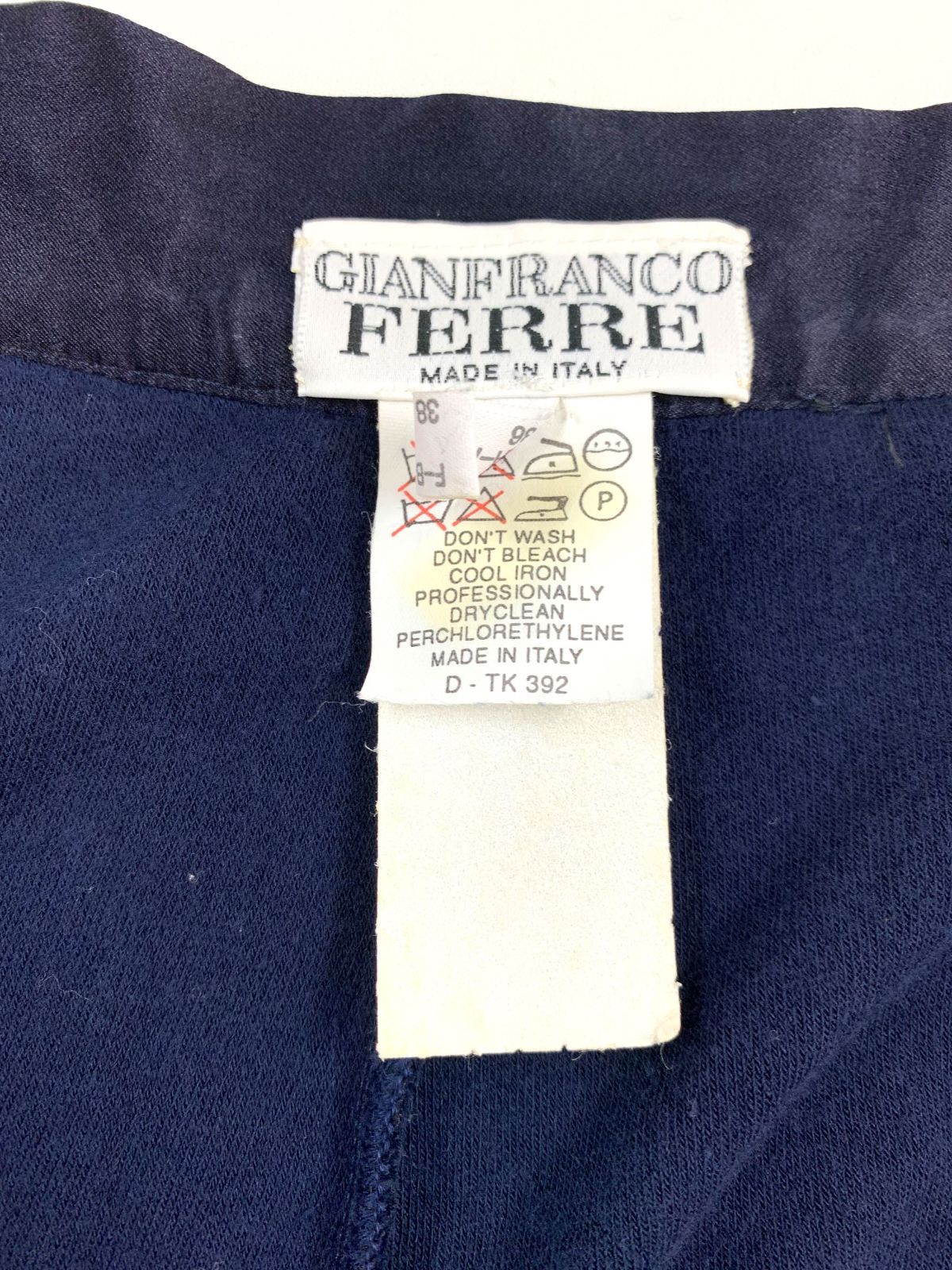 GIANFRANCO FERRE 94500円　新品　ショートパンツ　純白 GIANFRANCO FERRE 94500円新品ショートパンツ純白