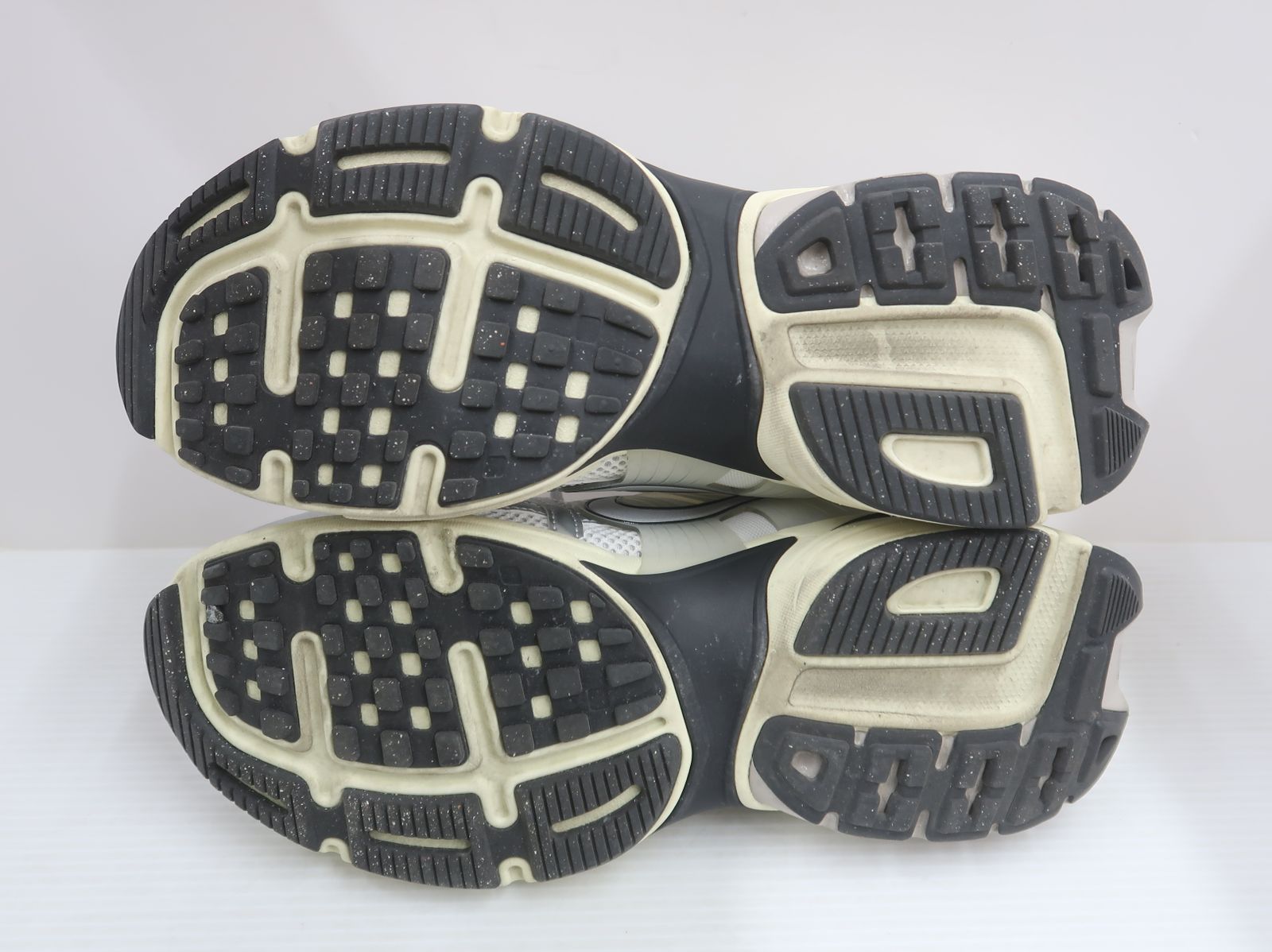  NIKE ナイキ V 2 K RUN ラン HJ 4497-100 スニーカー 28.5㎝ スニーカー 靴