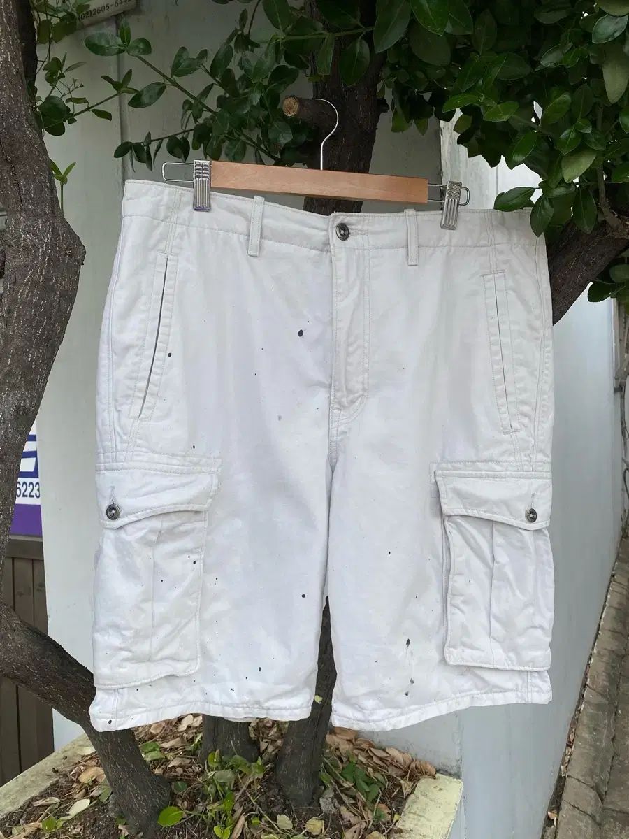 Levis Distressed cargo shorts