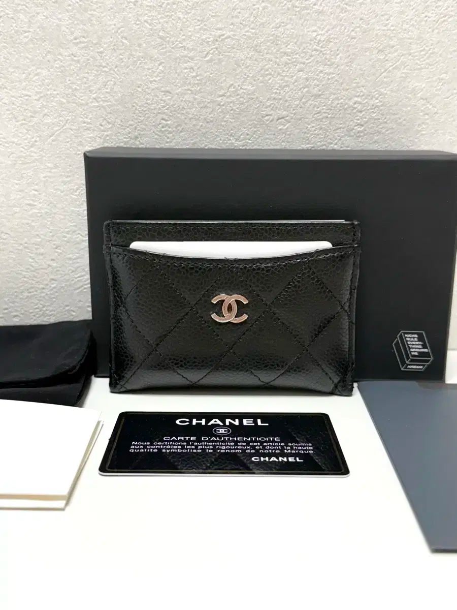 クリーム シャネル クラシック キャビア カードウォレット