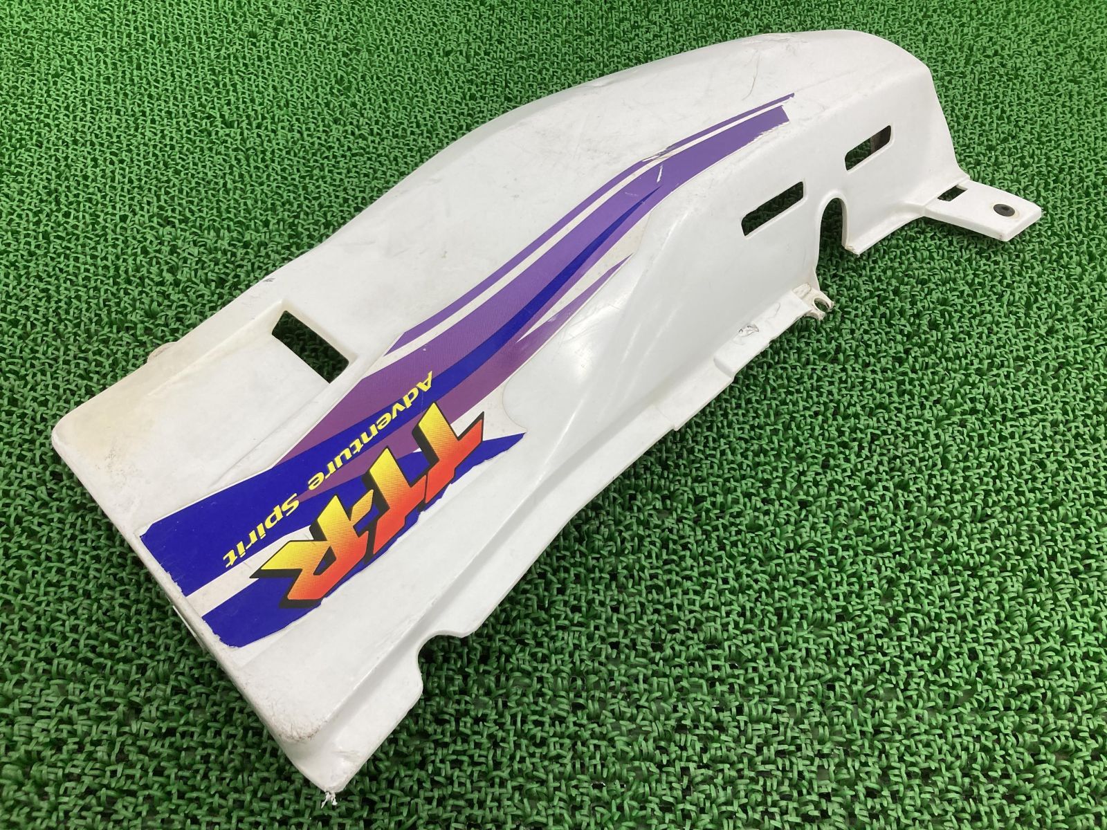 じゃきお バイク TT250Rレイド サイドカバー 右 白 ヤマハ 純正 バイク 部品 4WA