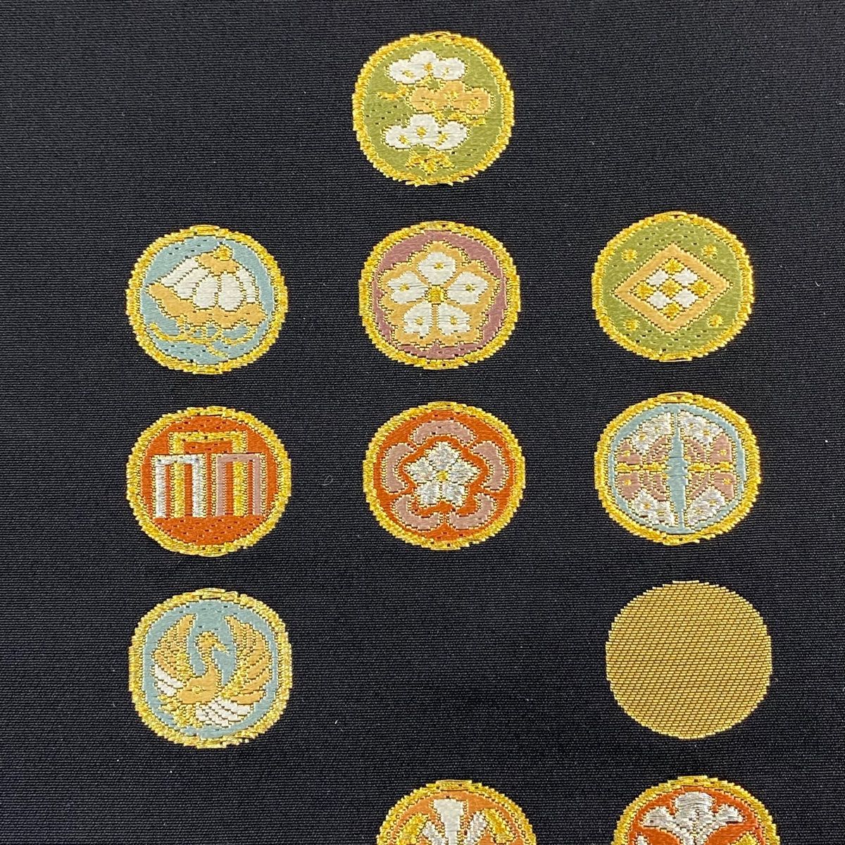 名古屋帯 秀品 丸文 花柄 刺繍 箔 黒 正絹