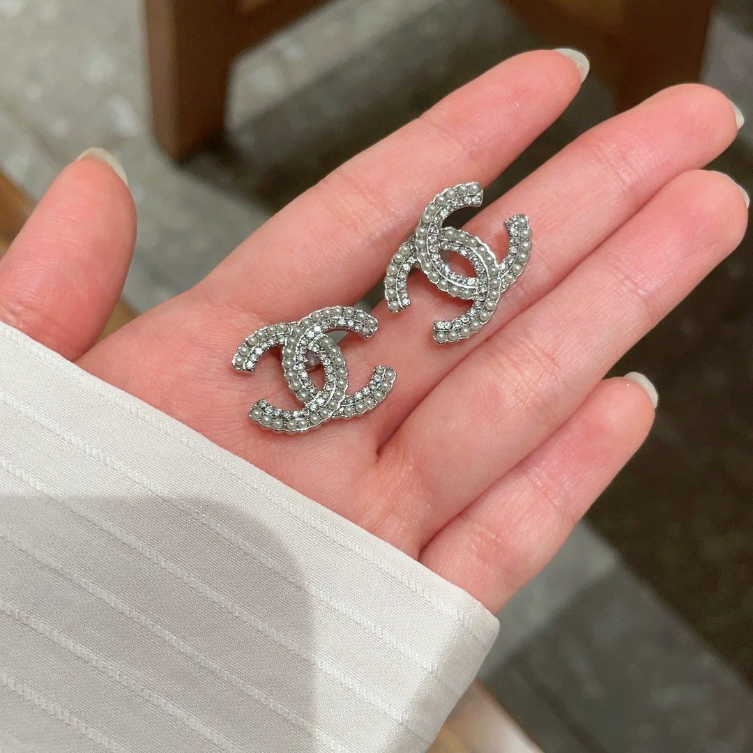今日特価】CHANEL シャネル 中古 ダブル C イヤリング 今日特価】CHANEL シャネル 中古 ダブル C イヤリング