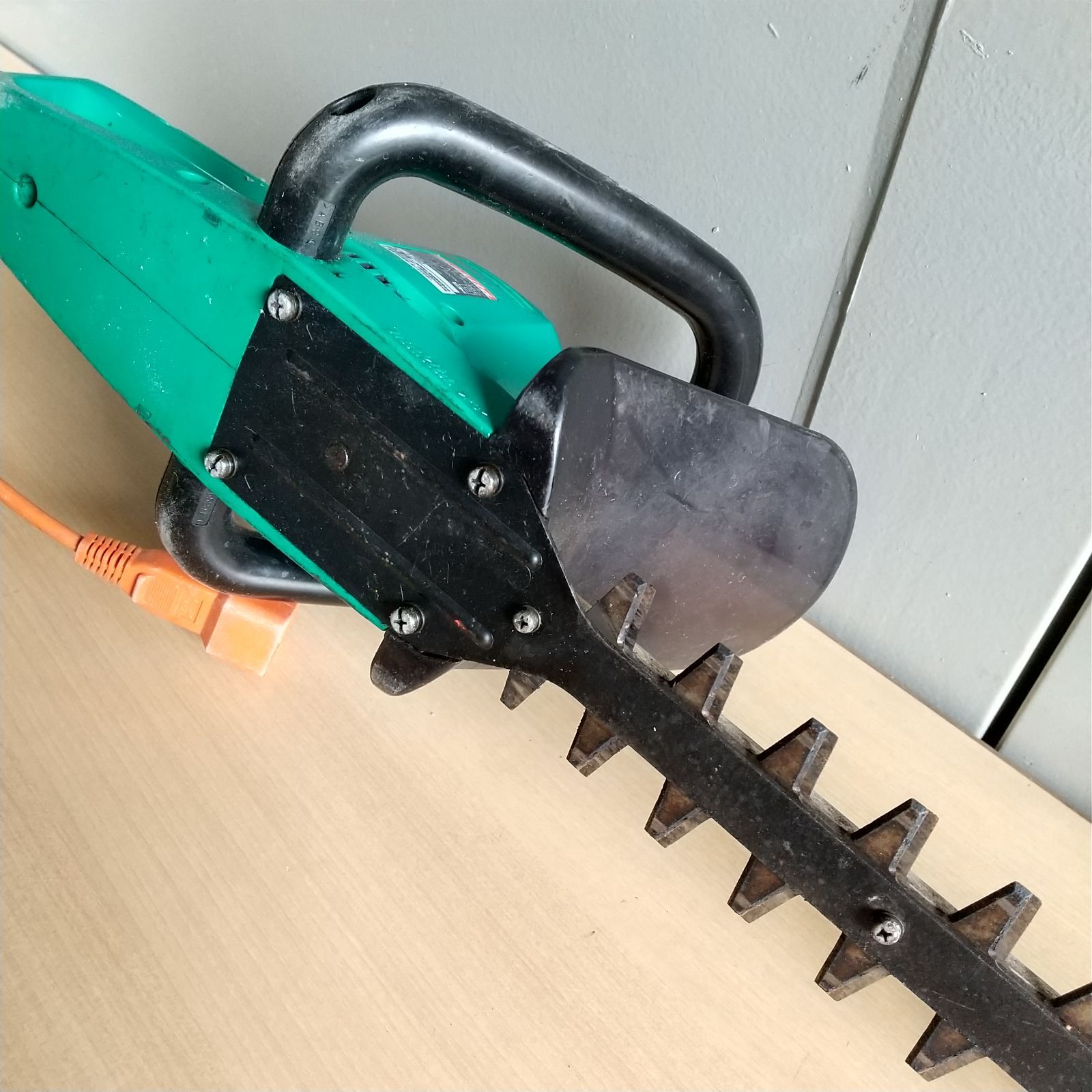 FME26) makita マキタ 生垣バリカン MUH366 マキタ MUH366G 高級刃生垣バリカン(緑) ウエダ金物【公式サイト】