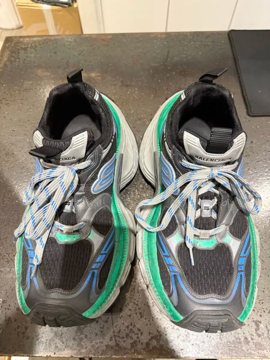 バレンシアガ 10XL バレンシアガ【BALENCIAGA】10XL ロゴ ロー バレンシアガ 10XL バレンシアガ【BALENCIAGA】10XL ロゴ ロー