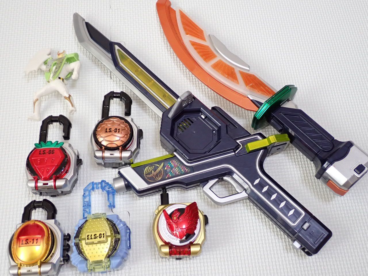 S.H.Figuarts 仮面ライダー龍騎&ドラグレッダー 未開封4体セット 新品・未開封】FFRシリーズ09 仮面ライダーヒビキ／ヒビキオンゲキコ