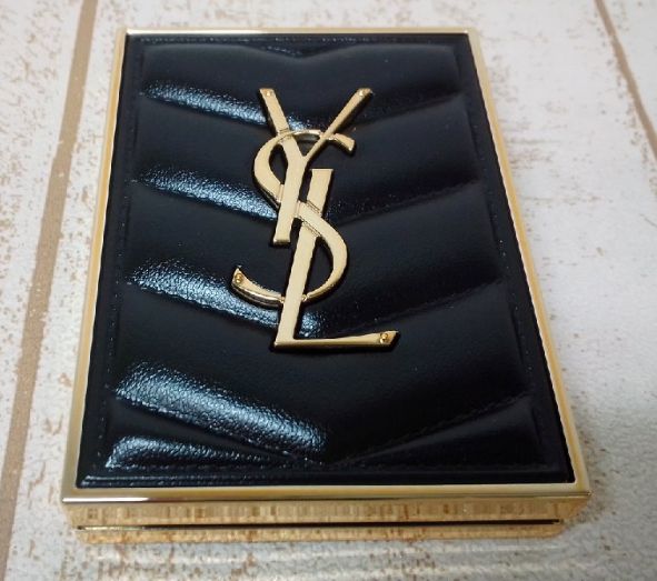 YVES SAINT LAURENT BEAUTÉクチュールミニクラッチ720 イヴ・サン