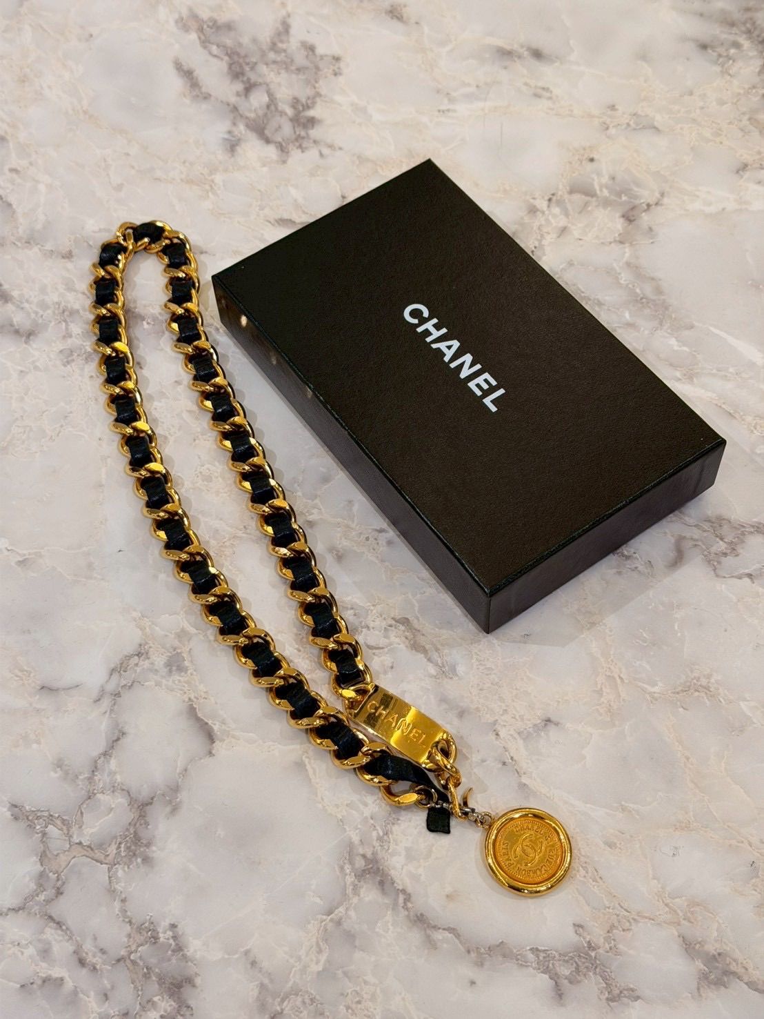 シャネル ゴールドチェーンベルト