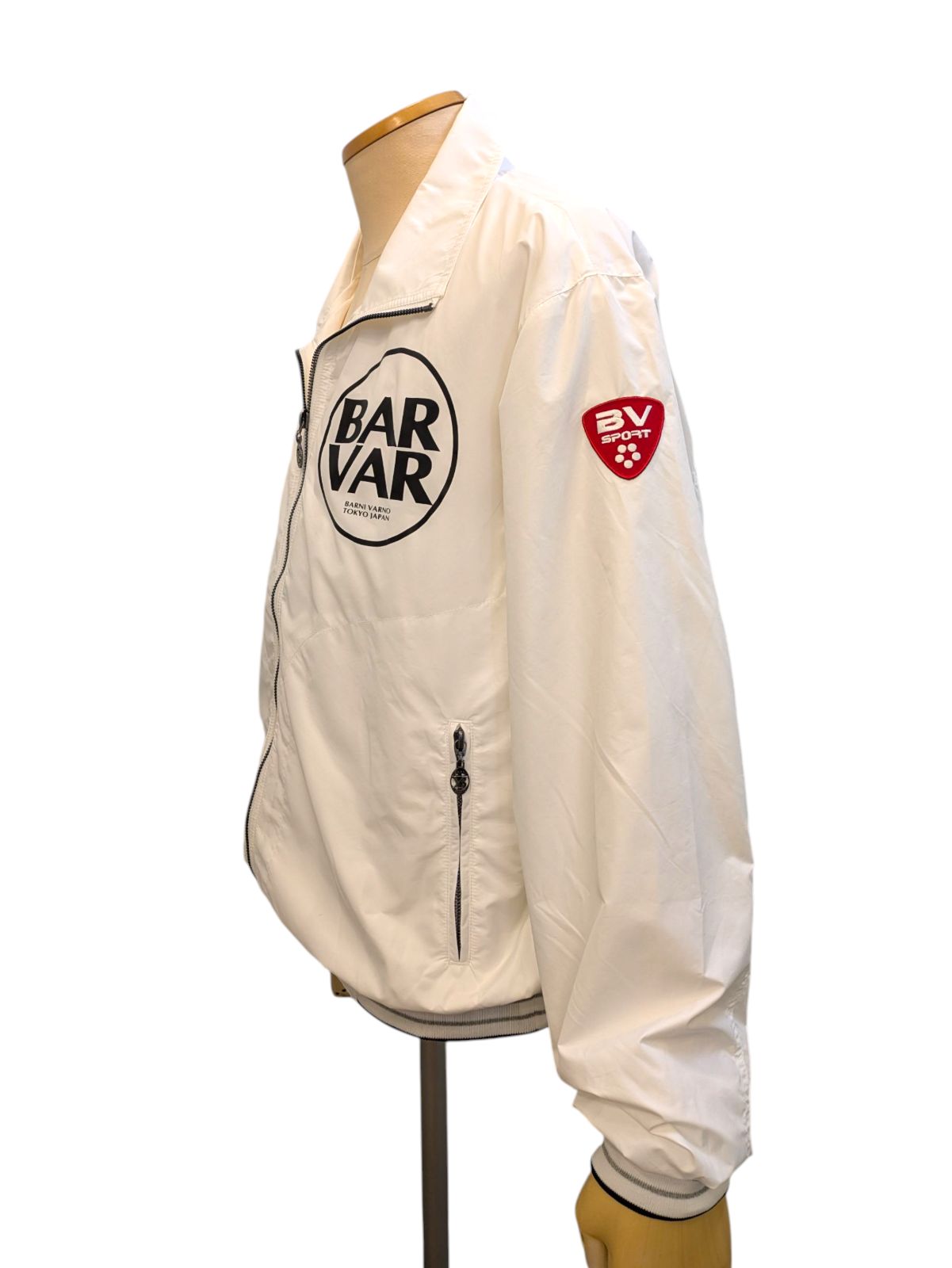 BARNI VARNO／バーニヴァーノ】ロゴ ナイロンブルゾン ホワイト