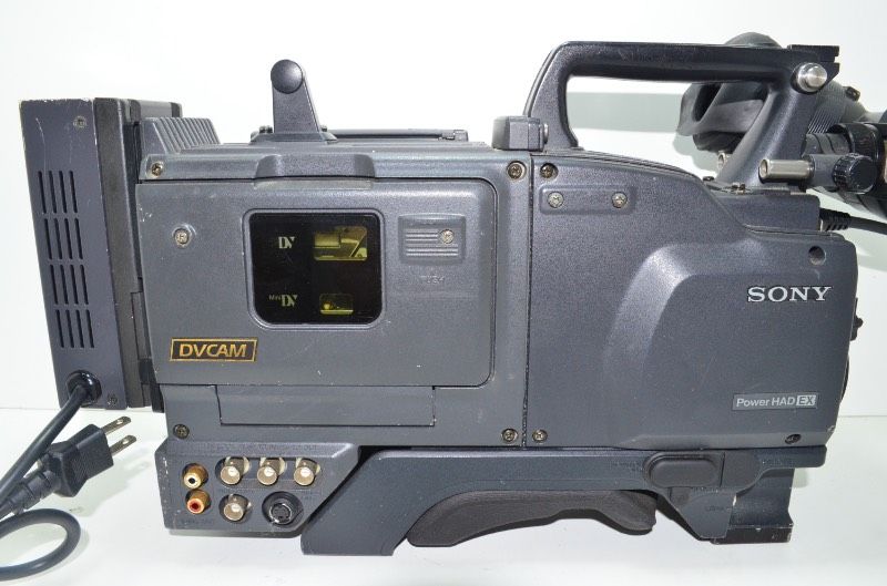 店舗のQ＆Aを簡単検索。 ソニー SONY DSR-1 DVCAM デジタルビデオカセットレコーダー 業務用カメラ Power HAD EX DC12V 12W バッテリー無し