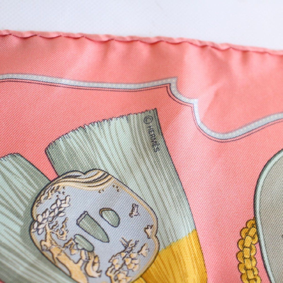 極美品✨HERMESエルメス　生命の木　カレ45 ピンク　シルク100 極美品✨HERMESエルメス 生命の木 カレ45 ピンク シルク100