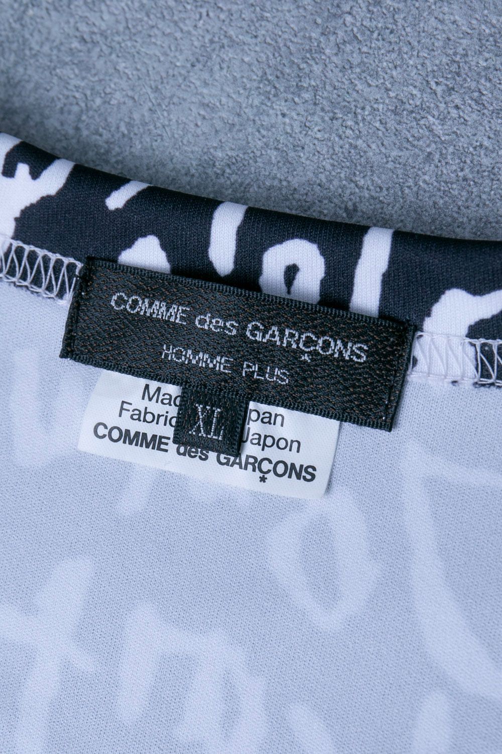 COMME des GARCONS HOMME PLUS　コム デ ギャルソン オム プリュス　ポリエステル総柄穴あき L/SPL-T027　Artwork by Edward Goss