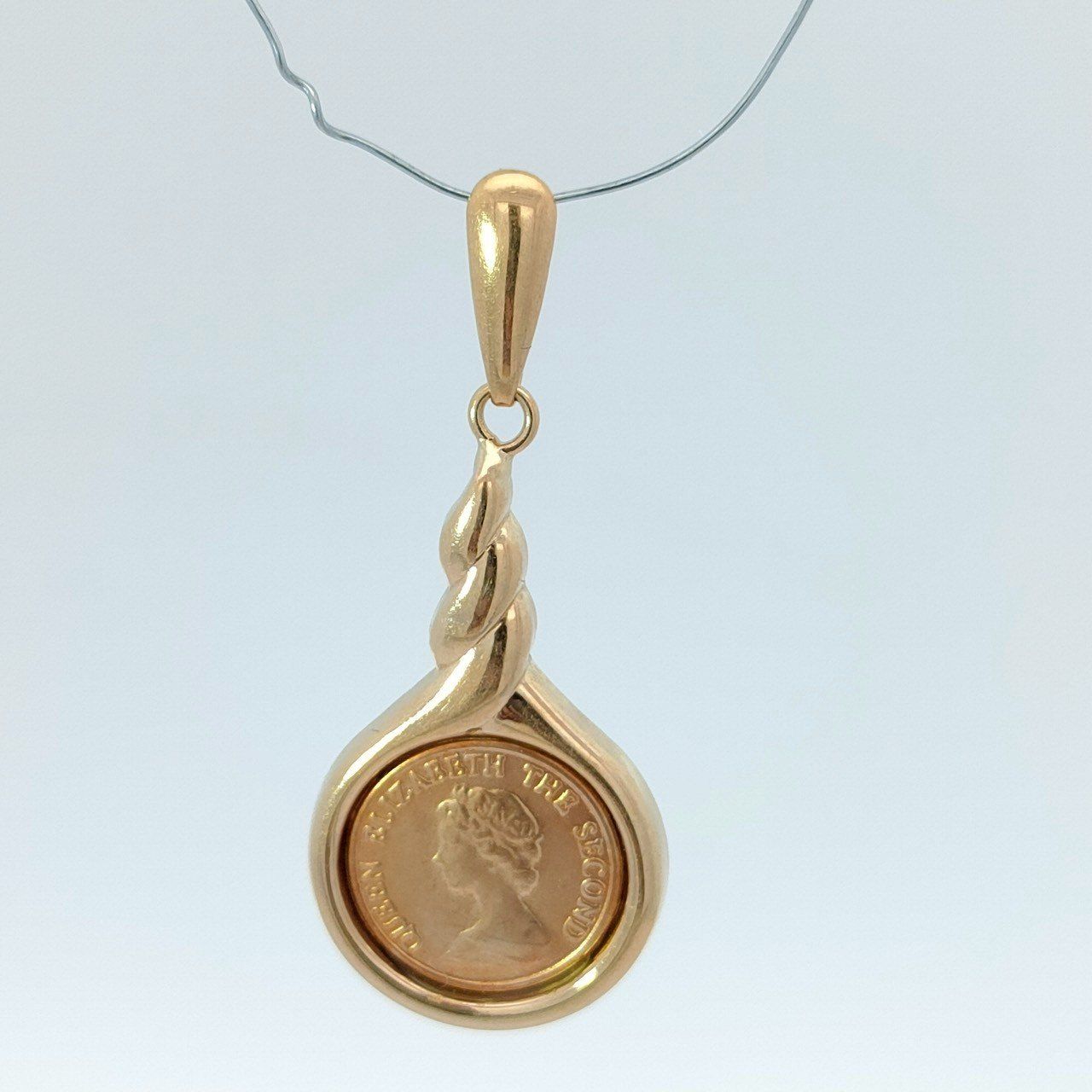 18金 K18 男女兼用 エリザベスモチーフ ネックレストップ 0.57g B441