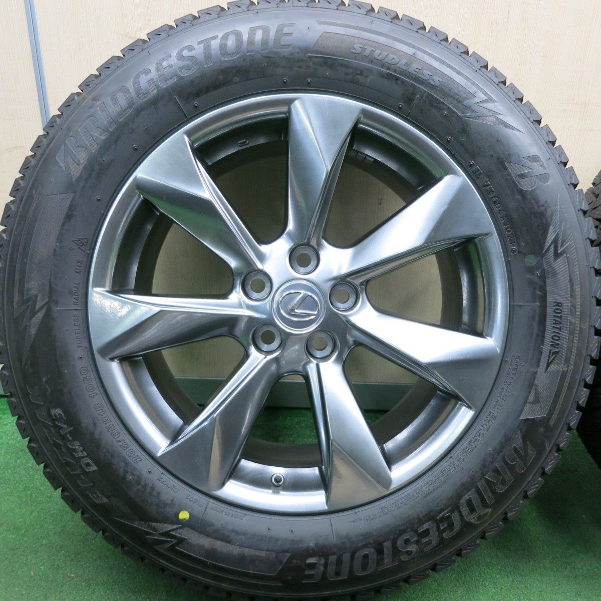 レクサスRX450hブリヂストンスタッドレスホイール付 4本235/65r18