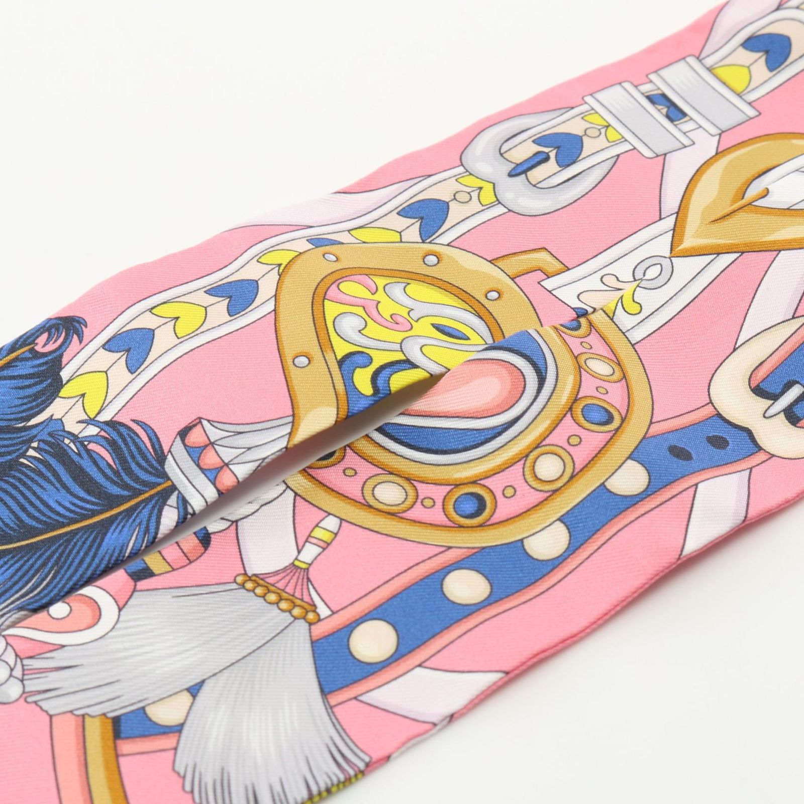 美品！エルメス ツイリーリボンスカーフHARNAIS DE COEUR エルメス ツイリー HARNAIS DE COEUR アルネドゥクール スカーフ