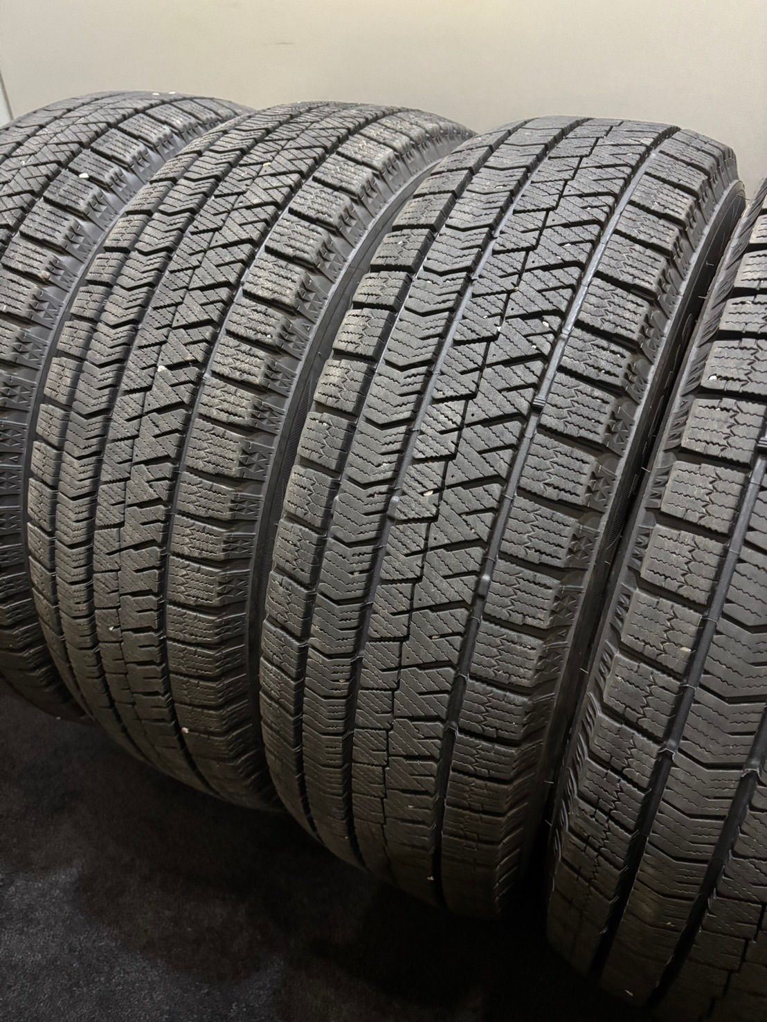 195|65R15 BRIDGESTONE|VRX2 23年製 スタッドレス 4本 ブリヂストン ブリザック ノア ヴォクシー プリウス 3-J96