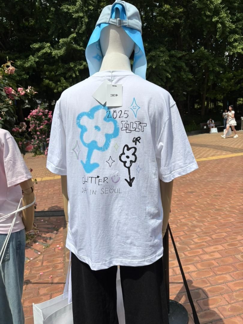 ILLIT ソウルコン Tシャツ ピンク Lサイズ ペンミ グッズ トレカ無 ILLIT ソウルコン Tシャツ ホワイト ピンク Mサイズ Lサイズ