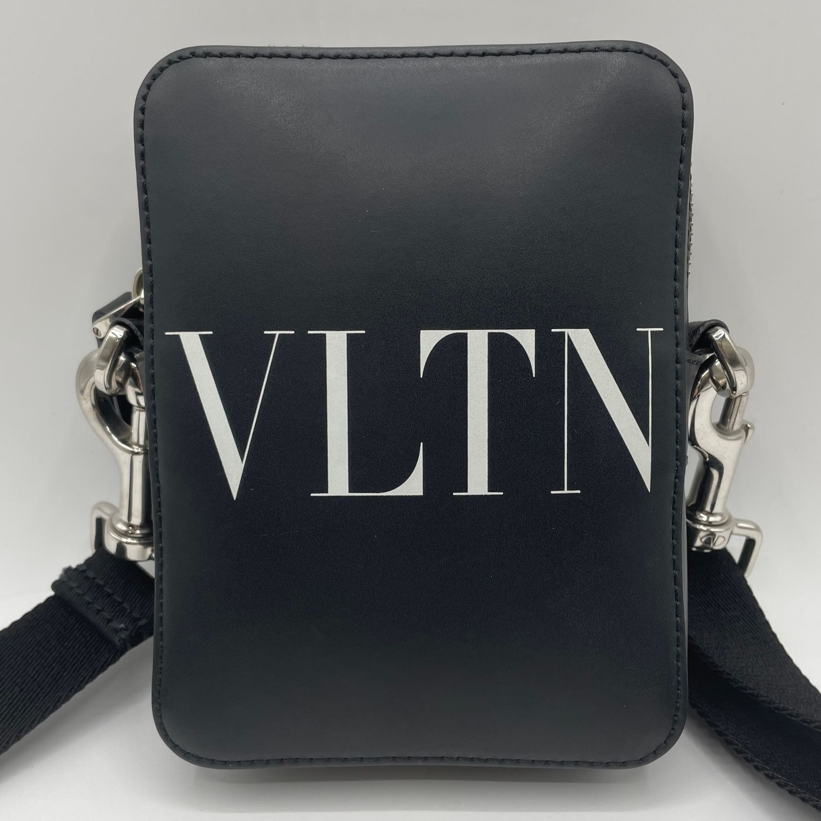 VALENTINO ヴァレンティノ 斜め掛け ショルダーバッグ レディース VLTN