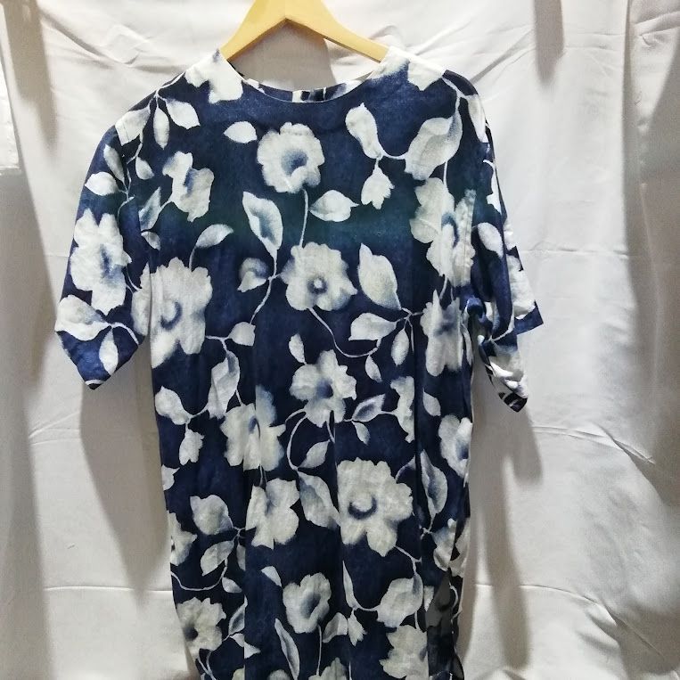 ②【手作り】古布 ワンピース チュニック シャツ トップス 花柄 紺色 
