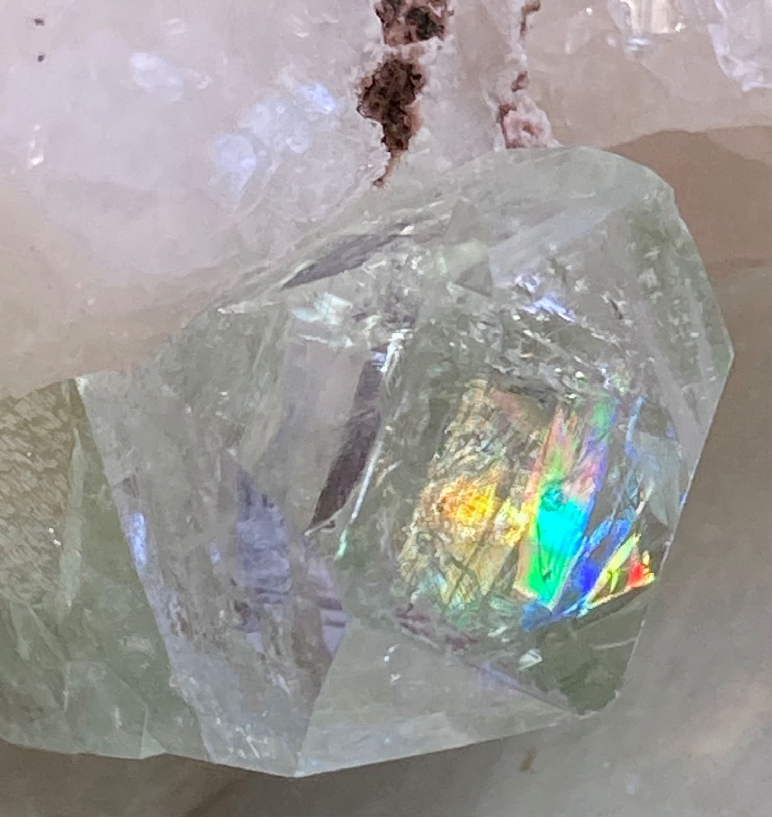 天使の水晶✨ レインボー グリーンアポフィライト 原石 クラスター 魚