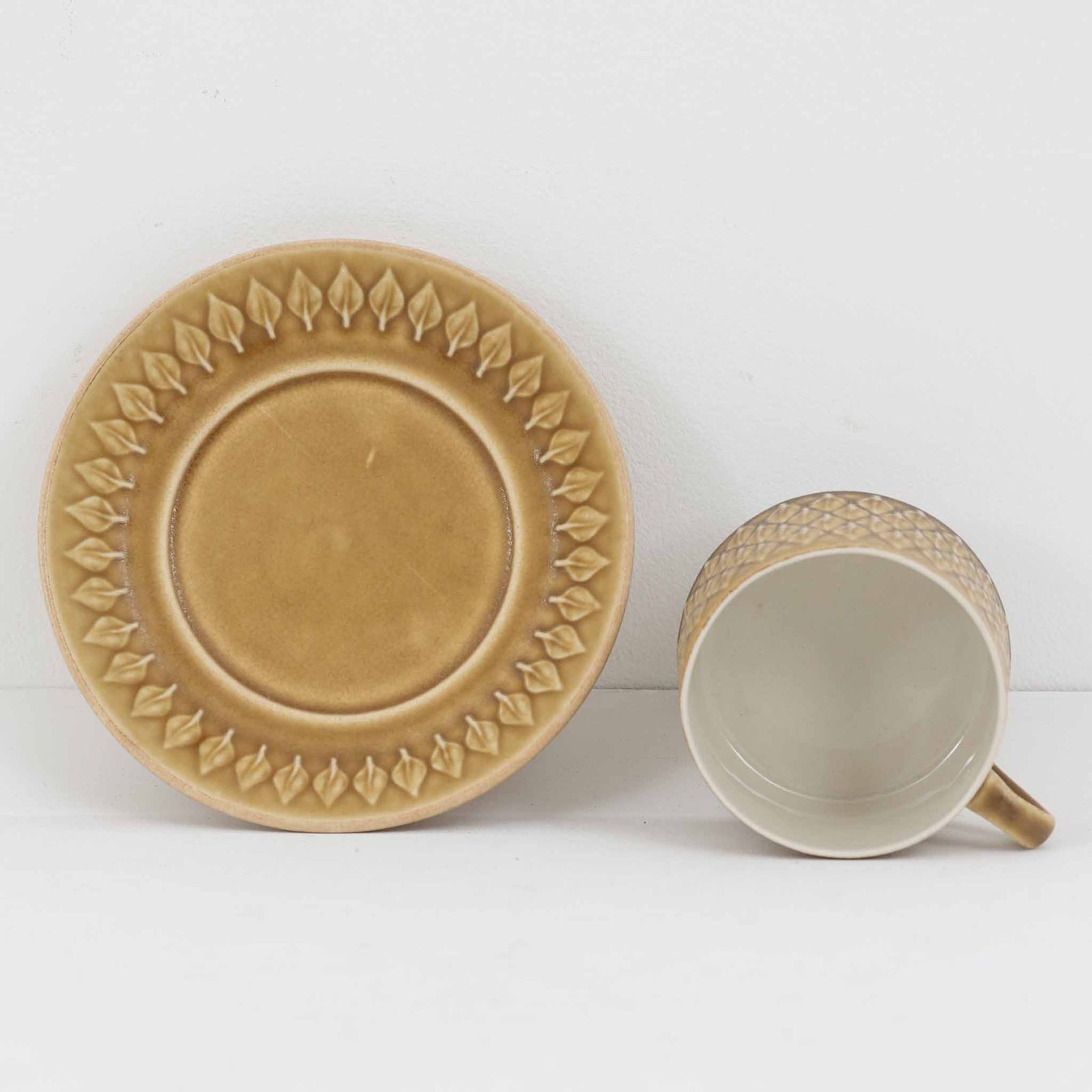 北欧ヴィンテージ・クイストゴー・レリーフ・Φ25cmプレート2枚セット 北欧ヴィンテージ・クイストゴー・レリーフ・Φ25cmプレート2枚セット