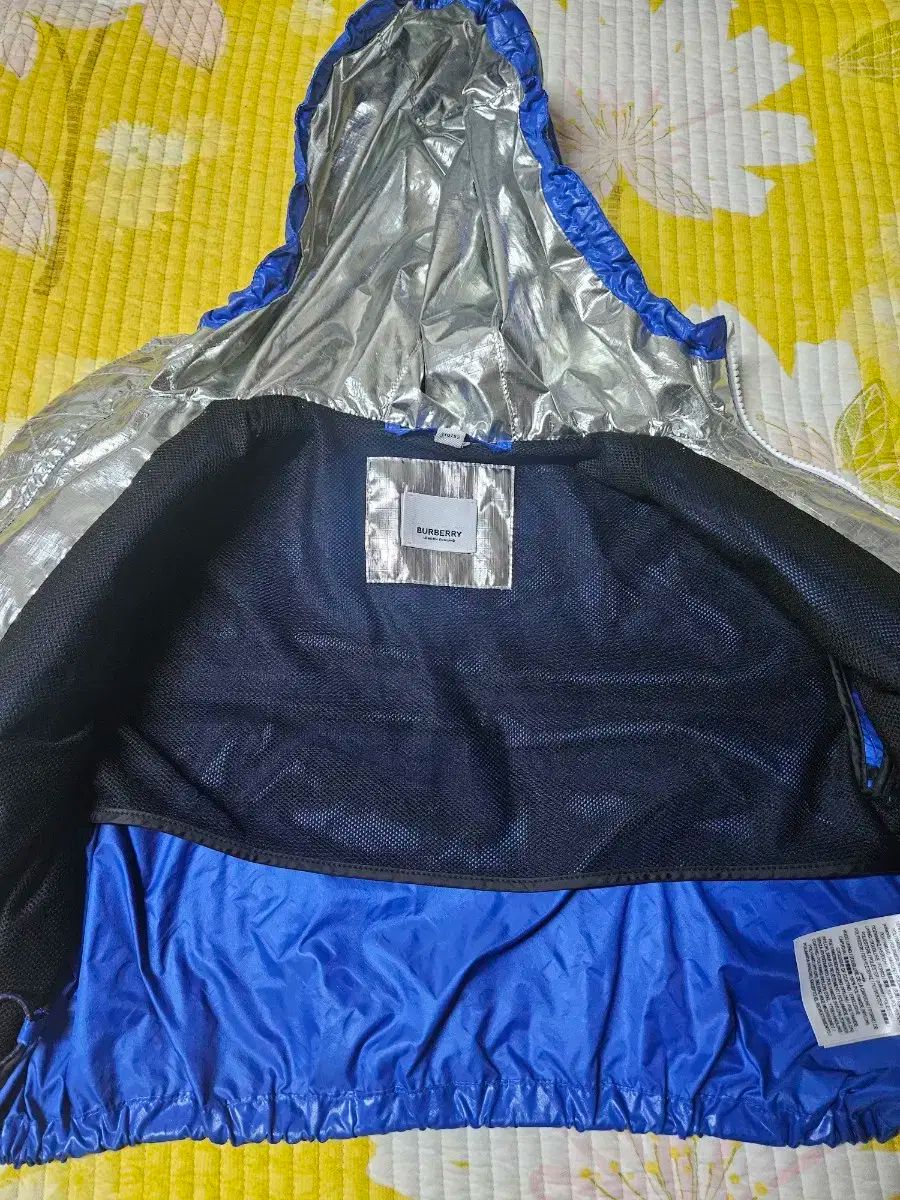 バーバリー キッズ ウィンドブレーカー 3y JUNGLEEDGE_COM