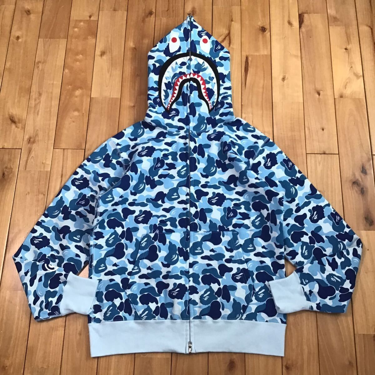 本物保証 アベイシングエイプ ABCカモ Blue シャーク パーカー